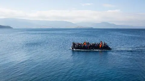Tysiące migrantów przeprawiających się przez Morze Śródziemne znajdują szukają schronienia we Włoszech [archiwalne]