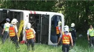 Polski auobus wpadł do rowu w pobliżu Szumperka