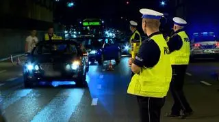 Chciał uniknąć kontroli, wjechał wprost do komendy 