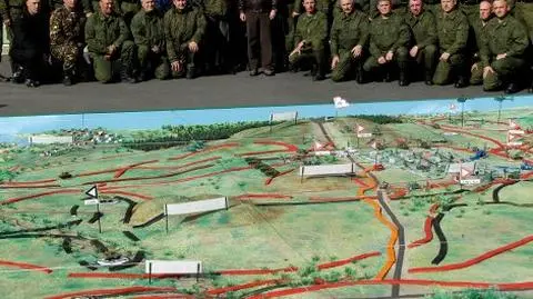 Sprzedał tysiące tajnych map do USA