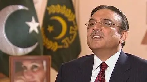 "Łagodny zawał serca". Zardari znów w szpitalu