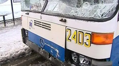 Autobus wjechał w trolejbus