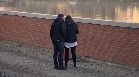 Wrocławianie na Odrę nie popatrzą. Widok przysłania im mur