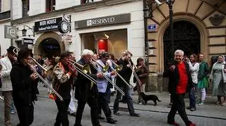 Paradą Nowoorleańską rozpoczął się w Krakowie XVIII Letni Festiwal Jazzowy