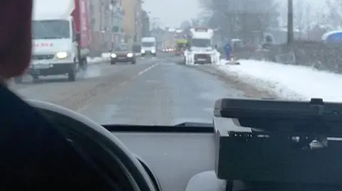Tirem wyprzedzał kolumnę aut. Zmuszał innych do zjazdu na pobocze