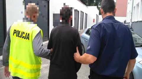 Nie chciał policyjnej kontroli, próbował przejechać policjantów
