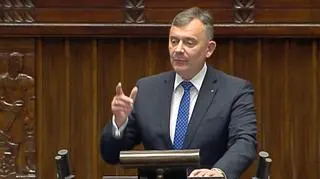 Paweł Bejda opowiada bajkę z mównicy sejmowej
