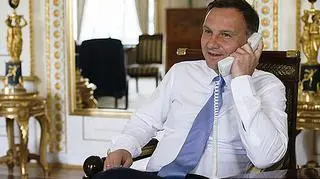 Duda rozmawiał telefonicznie z Poroszenką, który w swoim kraju zmaga się z konfliktem z Rosją