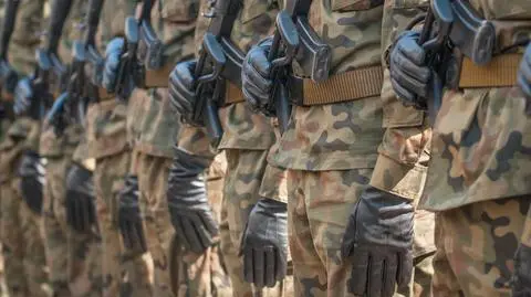 PiS utajnił posiedzenie sejmowej komisji obrony nt. odejść z wojska