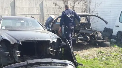 Śledzili skradzione auto, trafili na "dziuplę"