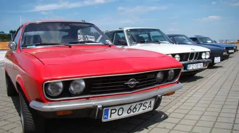 Ścigają się starymi autami, pokazują klasyki