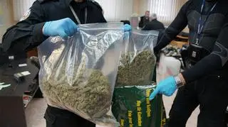 Policjanci znaleźli łącznie 18 kg marihuany