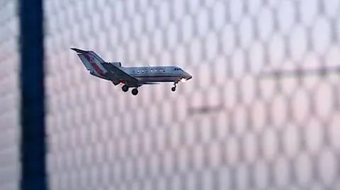 Jak-40 lądował przed planowanym lądowaniem prezydenckiego Tu-154