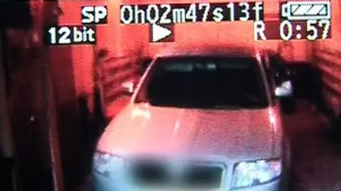 Złodzieje porzucili samochody, którymi uciekali