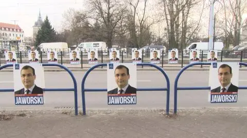 W obrębie jednego skrzyżowania wisi około 80 plakatów