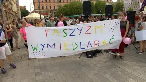 Grzywny za zakłócenie promocji książki Jacka Międlara. "To było puszczanie baniek"
