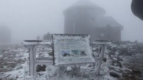 Wiosenny śnieg na Śnieżce. "To zdarza się raz na kilka lat"