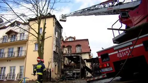 Z pożarem walczyło 20 zastępów straży pożarnej (wideo z 2 kwietnia)