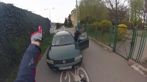 Wrocław: Chodnikiem na skróty przed przedszkolem