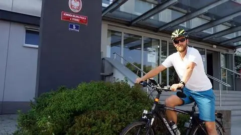 Policjant Artur Wyciszkiewicz na rowerze zatrzymał kierowcę porsche