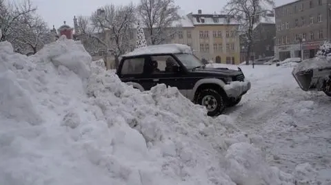 Śnieg zasypał Kamienną Górę