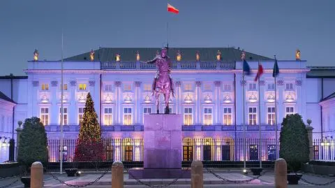 Polacy podzieleni ws. pomników smoleńskich na Krakowskim Przedmieściu