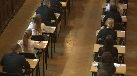 W ubiegłym tygodniu przeprowadzenie matur było utrudnione ze względu na fałszywe alarmy bombowe w szkołach (materiał "Faktów" TVN z 8 maja)