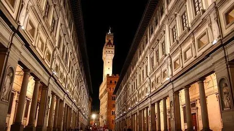 Co łączy Galerię Uffizi ze Stingiem? Budowlańcy z kamorry