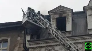 W mieszkaniu strażacy znaleźli zwłoki jednej osoby