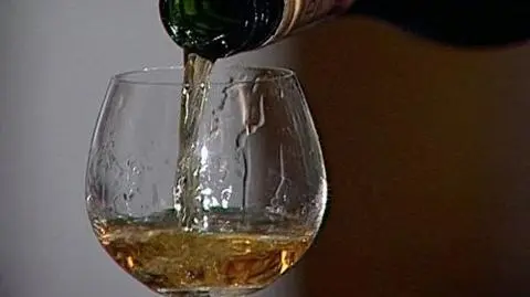 W poselskim hotelu alkoholu nie kupisz
