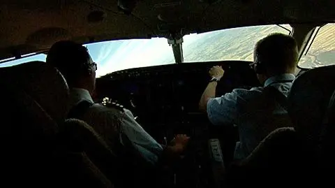 Usnęli za sterami. Czy leci z nami pilot?