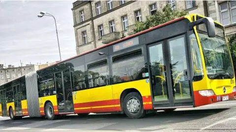 Komunikacja też ma wakacje