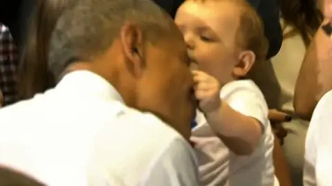 Obama dał się złapać za nos
