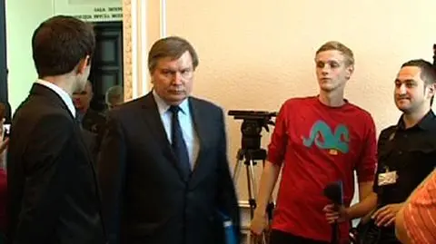 Kampania z katastrofą smoleńską w tle