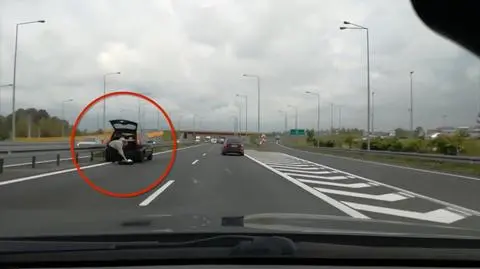Bielsko-Biała. Zmienia koło na lewym pasie ekspresówki