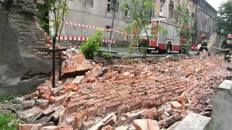 Runął mur cmentarza. „Uszkodził zabytkowe krzyże i nagrobki”