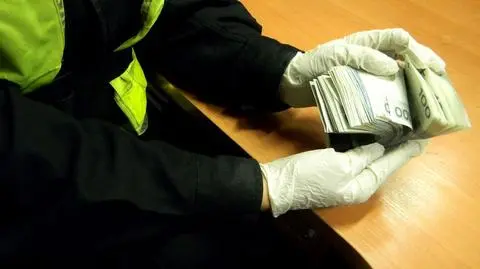 64-latka straciła 229 tysięcy zł. Zaufała "policjantowi", który ostrzegł ją przed "wnuczkiem"