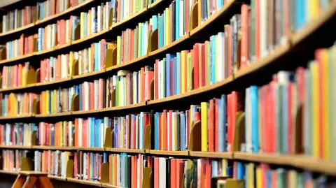 Przegląd prasy: Coraz mniej czytamy. Puste biblioteki, co szósty dom bez książki