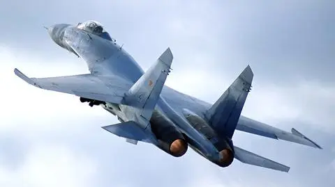Su-27 za oknem amerykańskiego bombowca. Nagranie z 13 czerwca