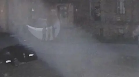 Ukradli księżyc i wrzucili go do wody