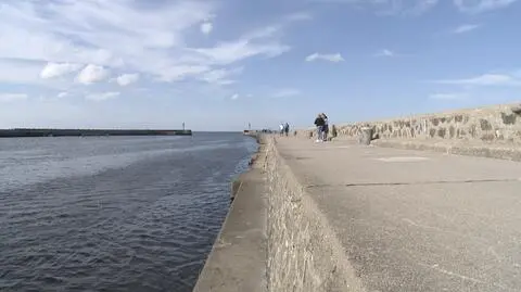 Ustka: dziecko wpadło do morza. Matka usłyszała zarzuty