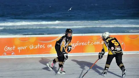 Na łyżwach, na plaży, w lipcu