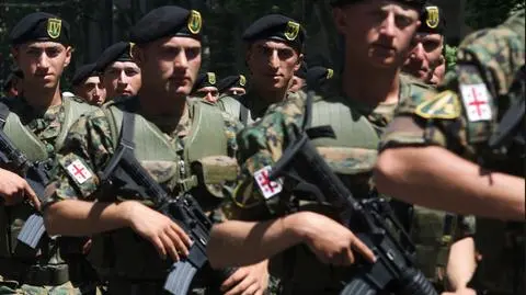 NATO "przygotuje konkretny pakiet" dla Gruzji.
Decyzja ws. Czarnogóry do końca 2015 roku