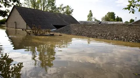 2010 Dwie fale powodzi