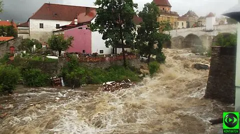 Średniowieczne miasteczko tonie w Wełtawie