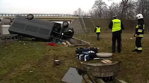 Bus dachował na 180 kilometrze autostrady A4