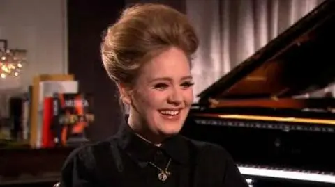 Adele po Londynie chodzi w piżamie