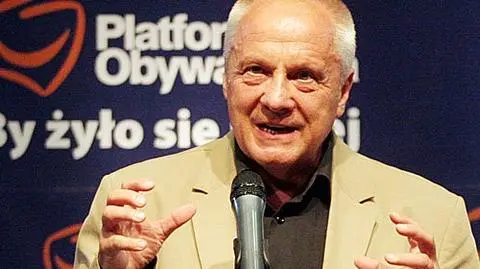 "PiS fałszuje historię i używa Katynia w walce politycznej"
