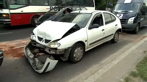 Cztery auta zderzyły się we Wrocławiu. 
"Niczym domino"
