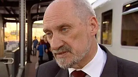 Macierewicz: będzie biała księga i prawda